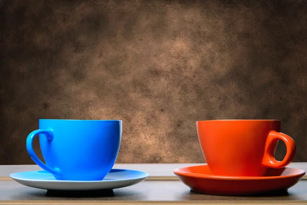 Duas xícaras na mesa — Fotografia de Stock