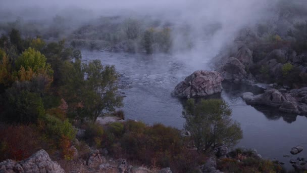 Mountain River no início da manhã — Vídeo de Stock