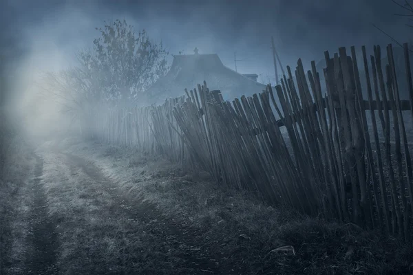 Rua misteriosa escura — Fotografia de Stock