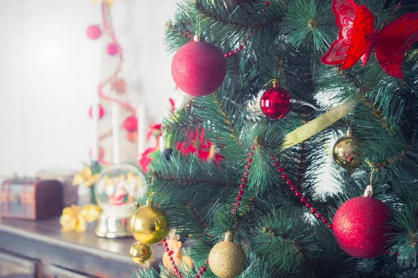 Fondo de Navidad con árbol festivo —  Fotos de Stock