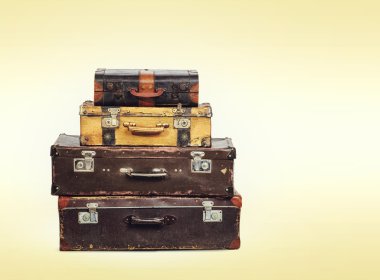 vintage çanta yığını