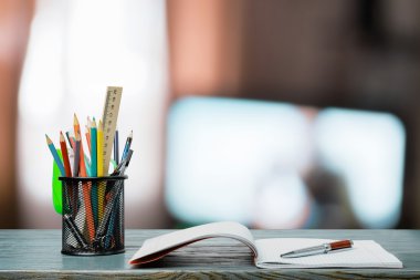 kopya-kitap, kalem ve kurşun kalem