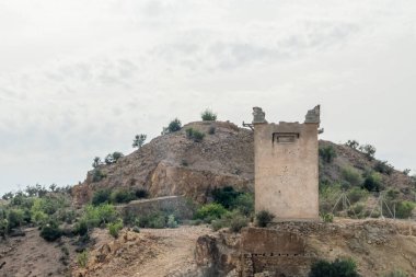 Terk edilmiş Mezar Madenleri 'nin kalıntıları. Murcia bölgesi. İspanya