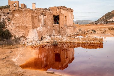 Terk edilmiş Mezar Madenleri 'nin kalıntıları. Murcia bölgesi. İspanya