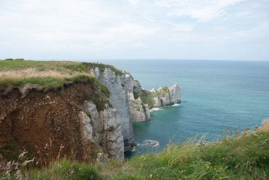 Tretat kayalıklarının güzel manzarası, Normandiya. Fransa