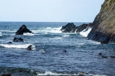 Asturian sahilindeki Monellos plajı. İspanya