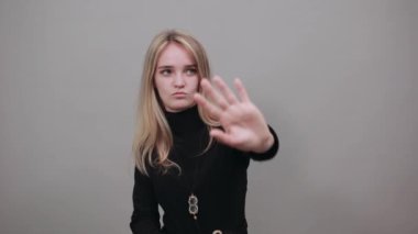 Avuç içi kadar havaya bak. Yüzden geçemezsin.