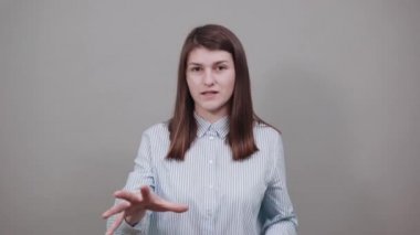 Pençe eller, el hareketi ve işaret, korkunç bir çaresizlik, pençeler, tırnaklar, aptal