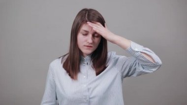 Yüz avuç içi, hayal kırıklığına uğramış tokat kafa hata, üst yönetim ya da destansı başarısızlık yüzünden