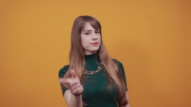 Hand on chin thinking question, pensive expression. Doubt. Thoughtful face. — Stock Video