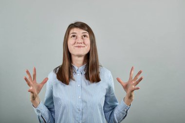 Avuçlar yukarı, ürünleri buraya koyun, kolları açın, bir şeyler yakalayın..