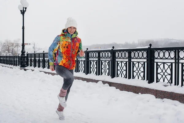 Beautiful Young Girl Jogging Frosty Snowy Day Sports Healthy Lifestyle — Stock Photo, Image