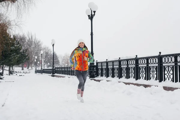 Beautiful Young Girl Jogging Frosty Snowy Day Sports Healthy Lifestyle — Stock Photo, Image