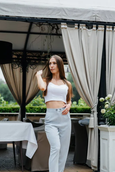 Beautiful Young Girl Posing While Relaxing Business Woman Relaxation — Stock Photo, Image