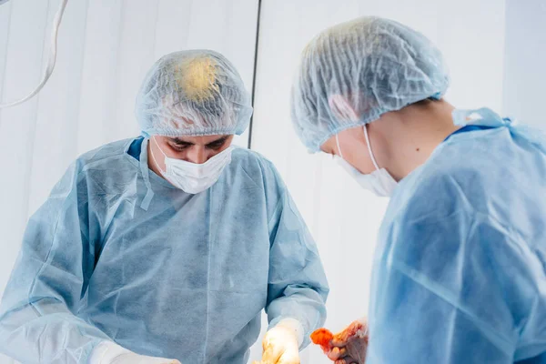 Verksamhet Ett Modernt Operationssal Närbild Räddningstjänst Och Återupplivning Patienten Medicin — Stockfoto