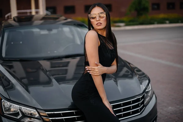 Stylish Young Girl Stands Car Black Dress Business Fashion Style — Stock Photo, Image