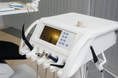 Diş tedavisi ve işlemler için diş aracı