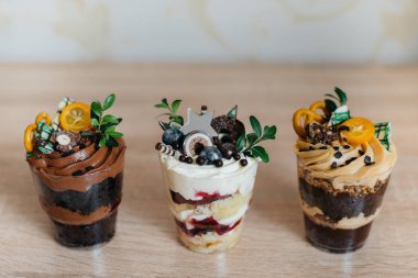 Çok güzel ve iştah açıcı. İmzalar için yeri olan bir masa. Pasta.