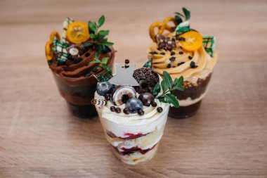 Çok güzel ve iştah açıcı. İmzalar için yeri olan bir masa. Pasta.