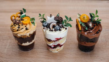 Çok güzel ve iştah açıcı. İmzalar için yeri olan bir masa. Pasta.