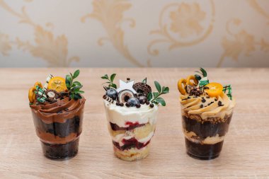 Çok güzel ve iştah açıcı. İmzalar için yeri olan bir masa. Pasta.