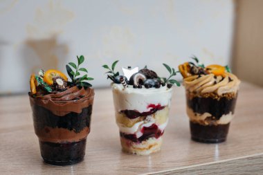 Çok güzel ve iştah açıcı. İmzalar için yeri olan bir masa. Pasta.