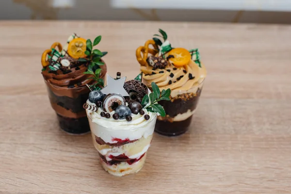 Çok güzel ve iştah açıcı. İmzalar için yeri olan bir masa. Pasta.