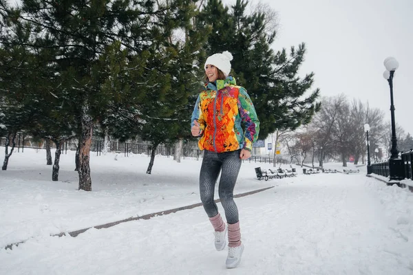 Beautiful Young Girl Jogging Frosty Snowy Day Sports Healthy Lifestyle — Stock Photo, Image