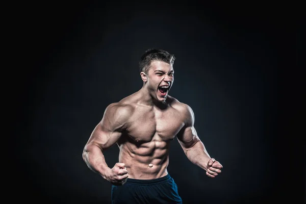 Sexy Junge Sportlerin Posiert Vor Schwarzem Hintergrund Studio Fitness Bodybuilding — Stockfoto