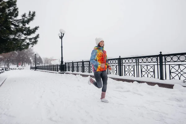 Beautiful Young Girl Jogging Frosty Snowy Day Sports Healthy Lifestyle — Stock Photo, Image