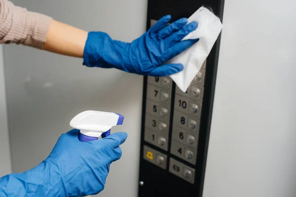 Young Woman Disinfects Cleans Keys Elevator Global Pandemic Stay Home — Stock Photo, Image