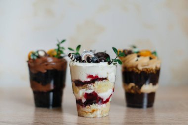 Çok güzel ve iştah açıcı. İmzalar için yeri olan bir masa. Pasta.