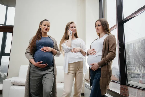 Grupo Jóvenes Embarazadas Comunican Clase Prenatal Atención Consulta Las Mujeres — Foto de Stock