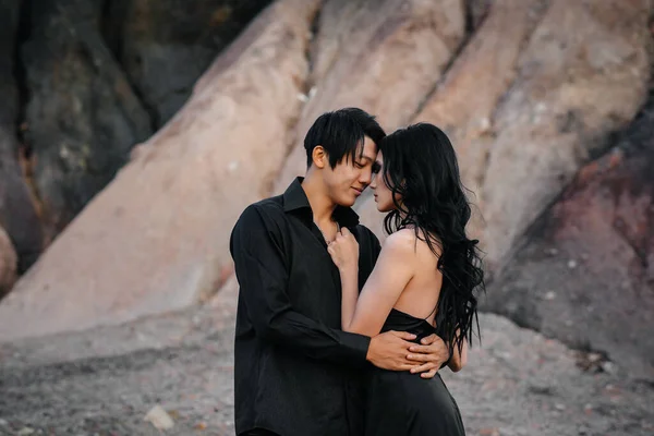 Couple Asiatique Amoureux Cuir Noir Promène Dans Nature Milieu Des — Photo