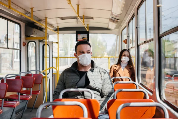 Passageiros Transporte Público Durante Pandemia Coronavírus Mantêm Sua Distância Outro — Fotografia de Stock