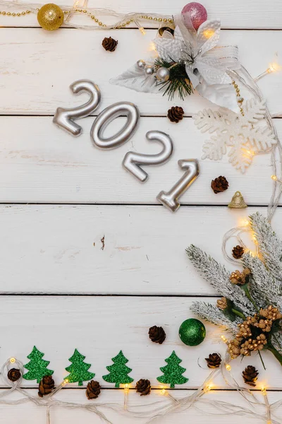 Fondo Navidad Blanco Decorado Con Decoración Festiva Linternas Copos Nieve —  Fotos de Stock