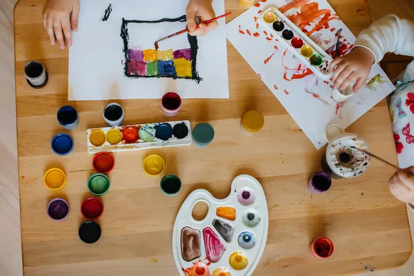 Niño Una Niña Juegan Juntos Pintan Recreación Entretenimiento Quédate Casa — Foto de Stock