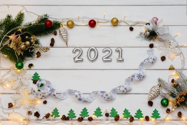 Fondo Navidad Blanco Decorado Con Decoración Festiva Linternas Copos Nieve —  Fotos de Stock