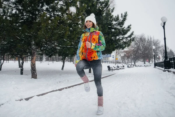 Beautiful Young Girl Jogging Frosty Snowy Day Sports Healthy Lifestyle — Stock Photo, Image