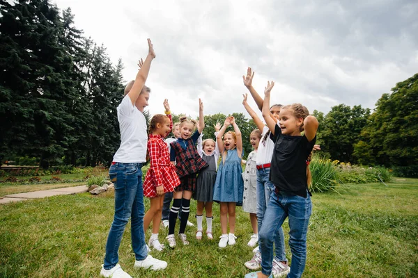 Group Children Run Have Fun Play Larger Team Summer Park — Stock Photo, Image