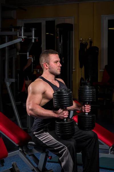 Ung Atletisk Kille Engagerad Kondition Gymmet Fitness Bodybuilding — Stockfoto