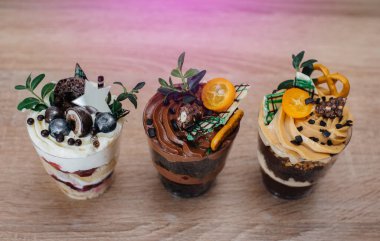 Çok güzel ve iştah açıcı. İmzalar için yeri olan bir masa. Pasta.