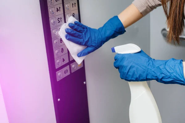 Young Woman Disinfects Cleans Keys Elevator Global Pandemic Stay Home — Stock Photo, Image