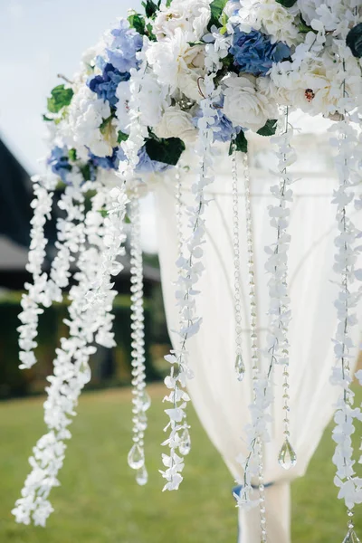 Μοντέρνα Διακοσμημένη Γαμήλια Αψίδα Για Γαμήλια Τελετή Διακόσμηση Γάμος — Φωτογραφία Αρχείου