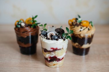 Çok güzel ve iştah açıcı. İmzalar için yeri olan bir masa. Pasta.