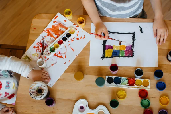 Niño Una Niña Juegan Juntos Pintan Recreación Entretenimiento Quédate Casa — Foto de Stock