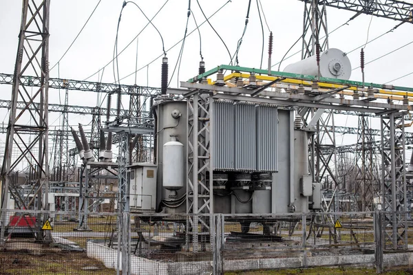 Equipamento Subestação Eléctrica Transformadores Desconectores Engenharia Energia — Fotografia de Stock