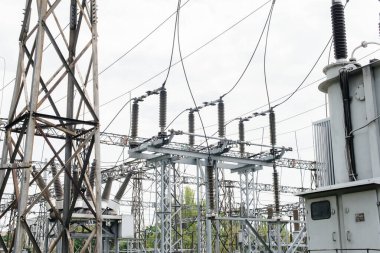 Bir elektrik santralinin modern ve teknolojik ekipmanları. Enerji. Sanayi