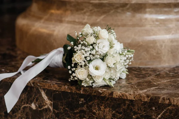 Elegante Bouquet Sposa Primo Piano Sul Pavimento Marmo — Foto Stock
