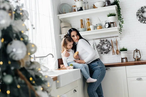 Maman Petite Fille Préparent Pour Les Vacances Jouent Famille Bonheur — Photo